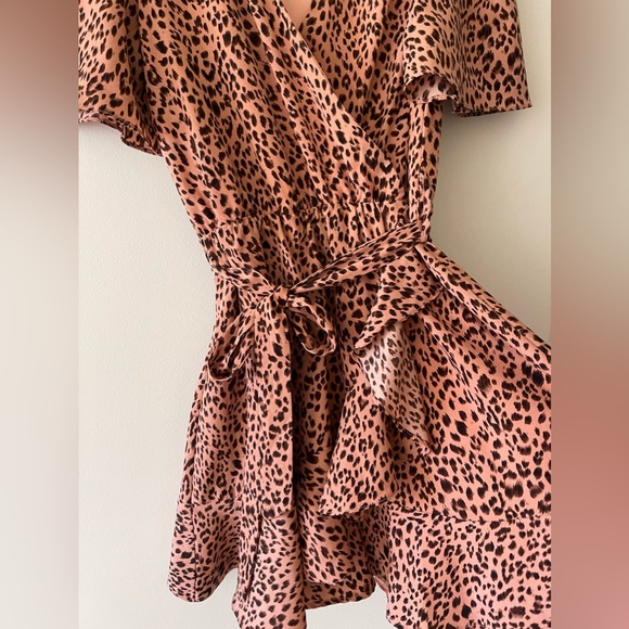 Leopard dress with frilly detailing - Picture 2 of 5